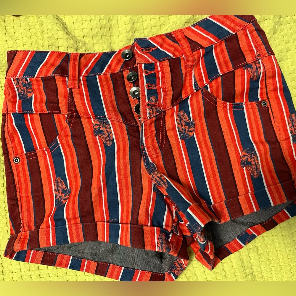 Her Universe Star War millennium falcon shorts